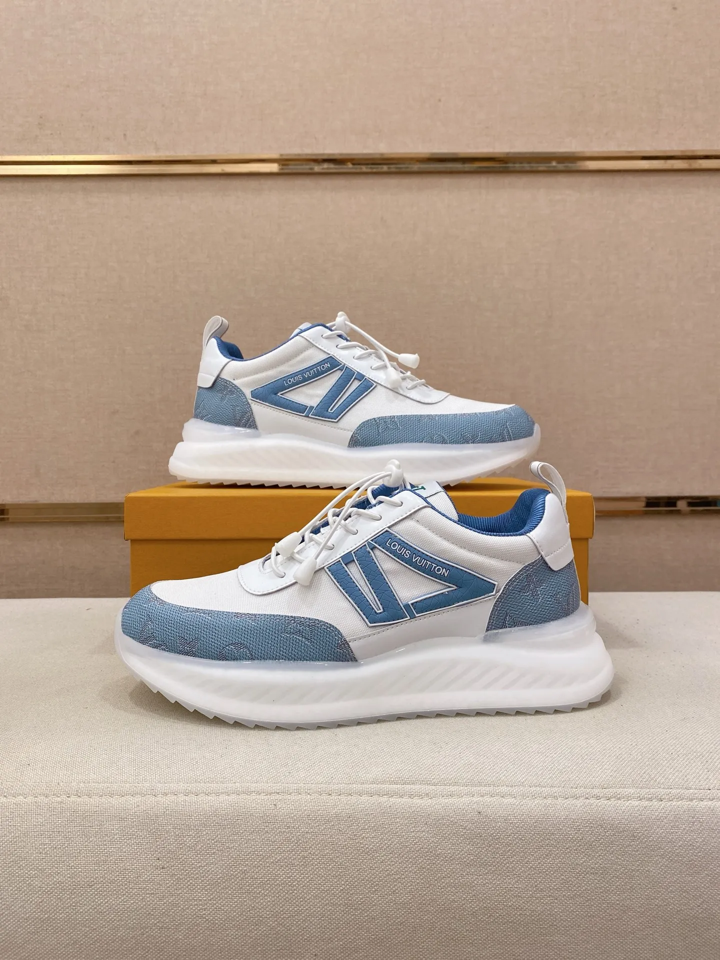 Factory price: 462💰🎉🎉LV~Louis Vuitton trendy men's shoes, new shipments, latest matching, the same style as the official website, super high quality, hot sales of the season [strong][strong][strong]Selected first-layer cowhide, comfortable cowhide lining, original last, comfortable on the feet, wear-resistant rubber outsole, size: 38-44.